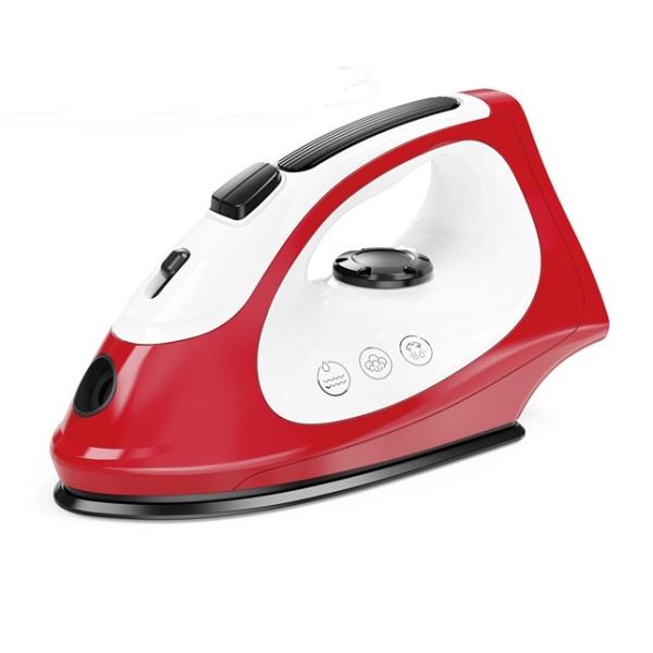 Dětská žehlička se zvukem a rozprašovačem