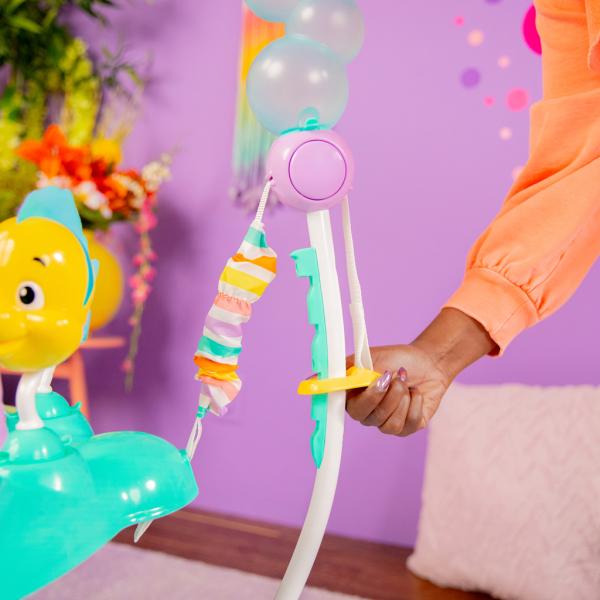 DISNEY BABY Skákadlo THE LITTLE MERMAID Sea of Activities™ (obrázek 11)