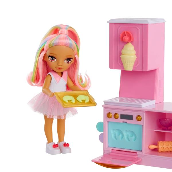 Rainbow High Littles Dessert Shop s Kandy Playset (obrázek 3)