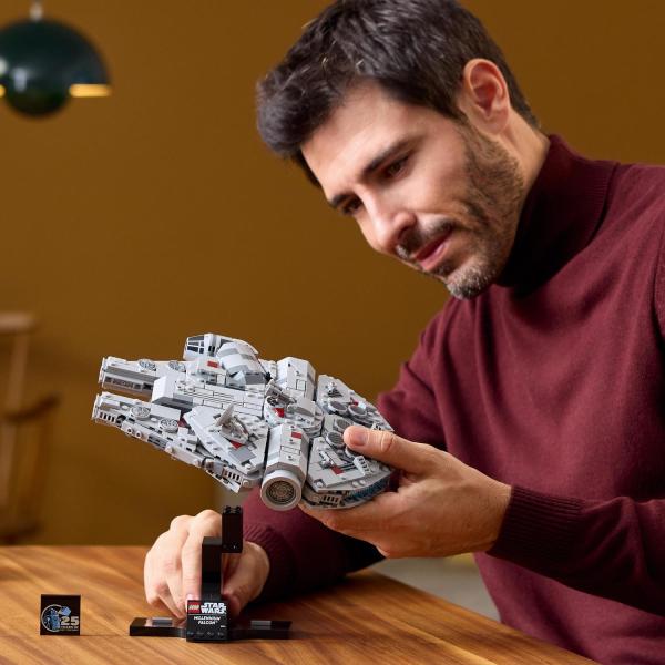LEGO® Star Wars™ 75375 Millennium Falcon™ (obrázek 3)