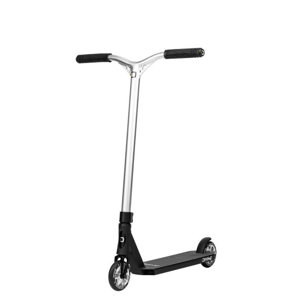 Koloběžka park Divine Apollon stříbrná