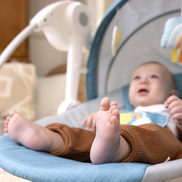 INGENUITY Houpačka s melodií Sun Valley™ Teal 0m+ do 9kg