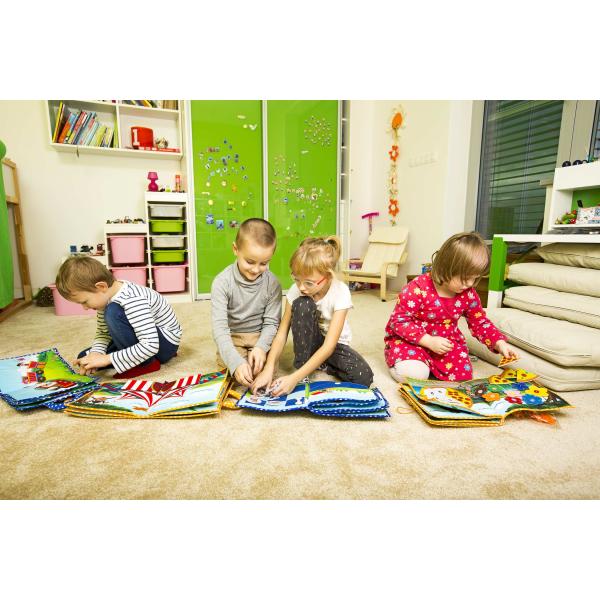 Interaktivní dětská knížka Quiet Book, Rabbit