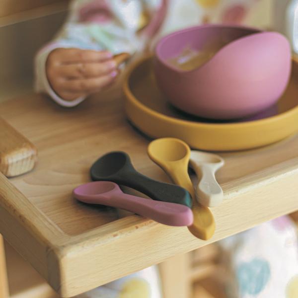 PETITE&MARS Příbor silikonový TAKE&MATCH Misty Green 6m+ (obrázek 9)