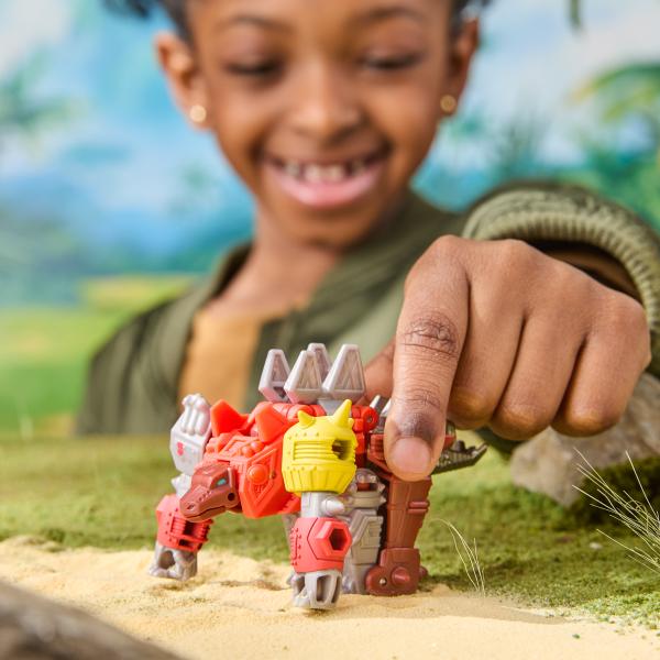 HASBRO - Transformers Cyberworld, DINOBOT SNARL (obrázek 10)