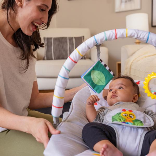 BABY EINSTEIN Lehátko hudební vibrující Dean's Discovery Spot™ 0m+ do 9kg (obrázek 3)