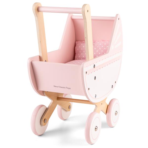 New Classic Toys Dřevěný kočárek pro panenky s polštářkem a peřinkou - růžový (obrázek 4)