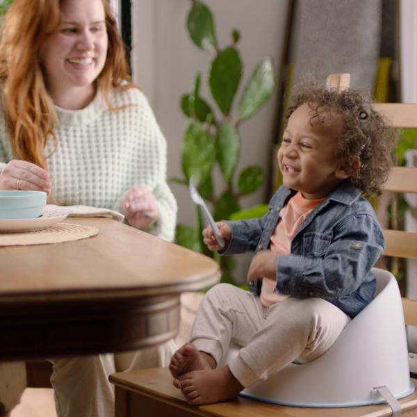 INGENUITY Podsedák na jídelní židli Simplicity Seat™ Grey 6m+, do 15kg