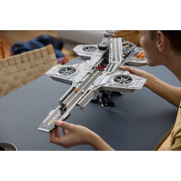 LEGO® Marvel 76354 Helicarrier S.H.I.E.L.D. (obrázek 9)