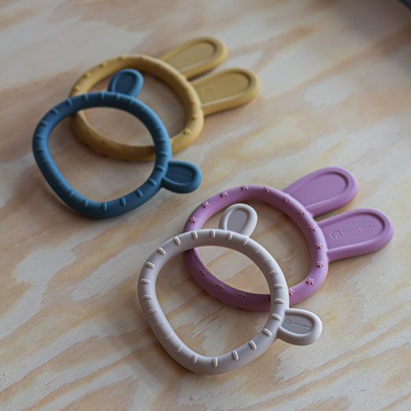 PETITE&MARS Kousátko silikonové Bunny Dusty Rose 0m+ (obrázek 3)