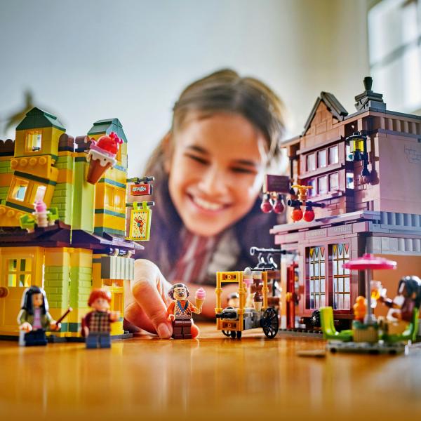 LEGO® Harry Potter 76452 Kvalitní famfrpálové potřeby a zmrzlinářství (obrázek 5)