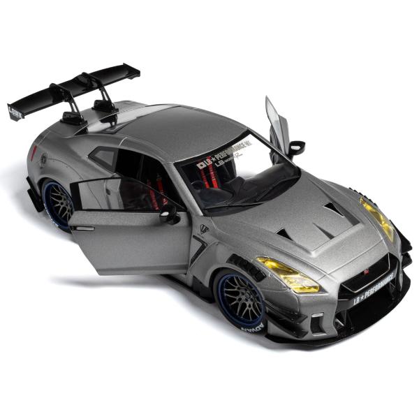 1:18 NISSAN GT-R (R35) W/ LIBERTY WALK BODY KIT 2.