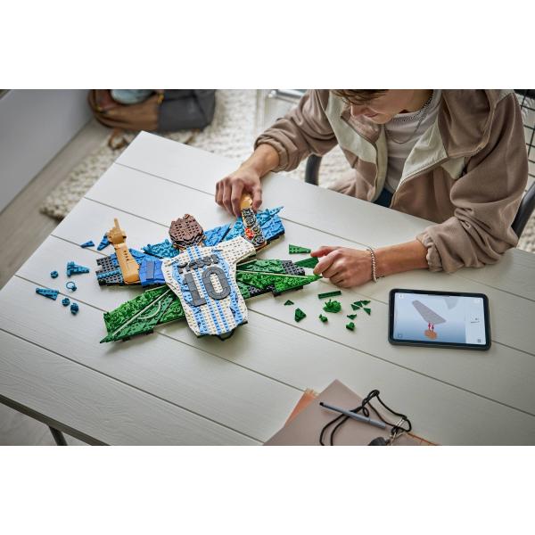 LEGO® Editions 43018 Lionel Messi – Okamžik vítězství (obrázek 6)