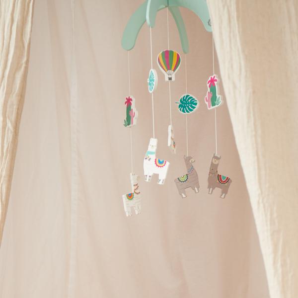 Bieco - Dřevěná závěsná hračka - lama (obrázek 6)