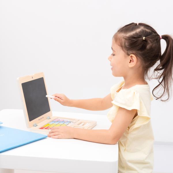 Nové klasické hračky Můj první notebook (obrázek 6)