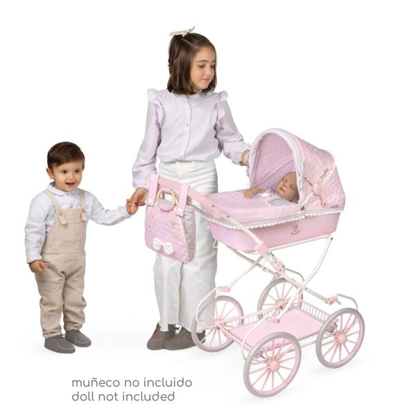 DeCuevas 81075 Skládací kočárek pro panenky s taškou a doplňky Sophie 2025 - 81 cm (obrázek 4)