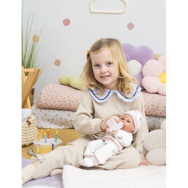 Llorens 63510 NEW BORN HOLČIČKA - realistická panenka miminko s celovinylovým tělem (obrázek 9)