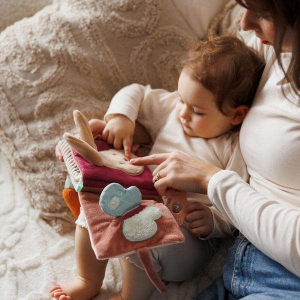 BABYONO Knížka senzorická Rabbit Karo 0m+ (obrázek 5)