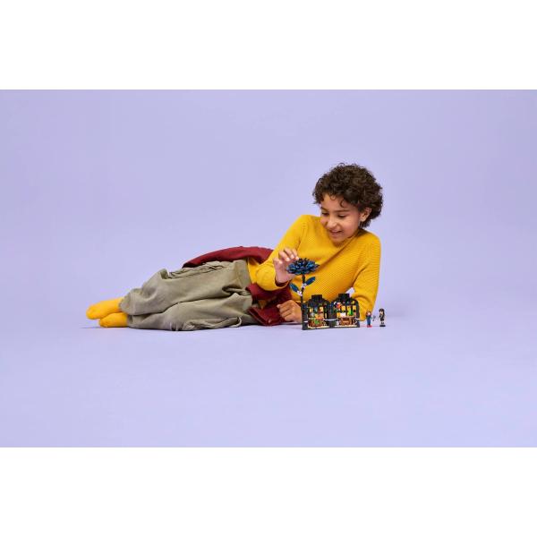 LEGO® Wednesday 76784 Čierna georgína (obrázok 10)