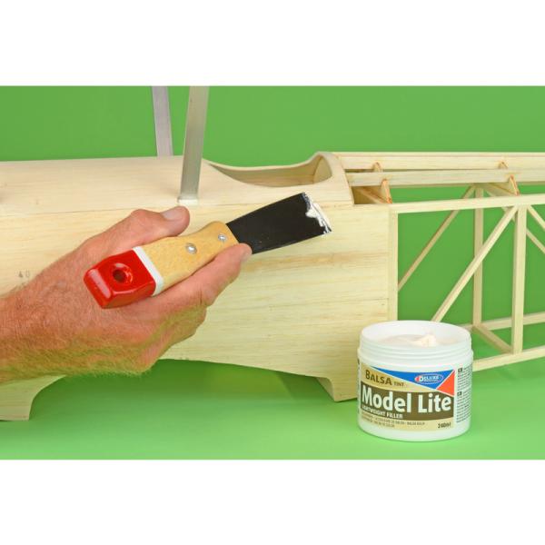 Model Lite Balsa lehký tmel na dřevo v barvě balsy 240ml (obrázek 3)
