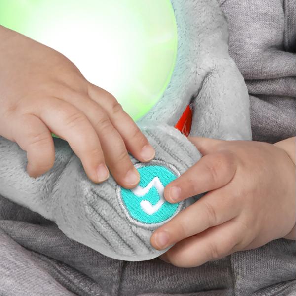 BRIGHT STARTS Hračka plyšová hudební svítící Hug-a-bye Baby ™ sloník 0m + (obrázek 11)