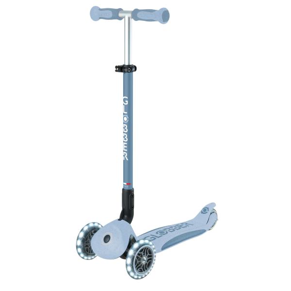 Globber koloběžka Go Up deluxe lights ecologic 360 ° blueberry (obrázek 8)