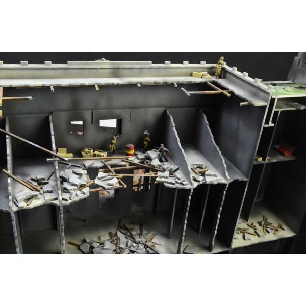 Model Kit Diorama 6195 - Berlin 1945: Battle for the Reichstag (1:72) (obrázek 8)