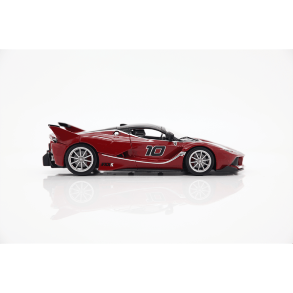 Bburago 1:24 Ferrari Racing FXX K Metalic Red