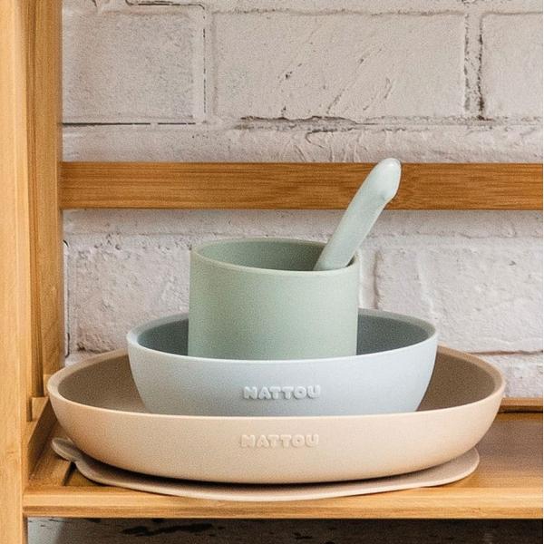 NATTOU Set jídelní silikonový 4 ks pískovo-zelený bez BPA