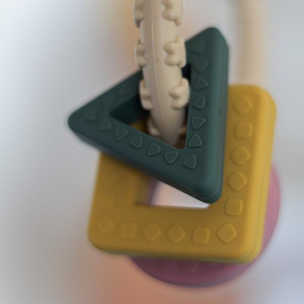 PETITE&MARS Kousátko silikonové Figures 0m+ (obrázek 4)