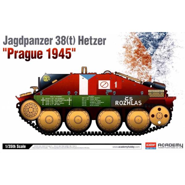 Model Kit military 13277 - HETZER "PRAHA 1945" (1:35)