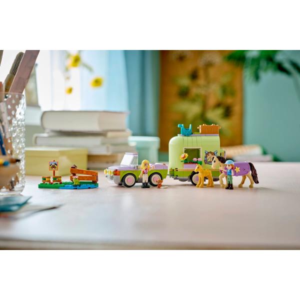 LEGO® Friends 42695 Přívěs s koněm a hříbátkem (obrázek 10)