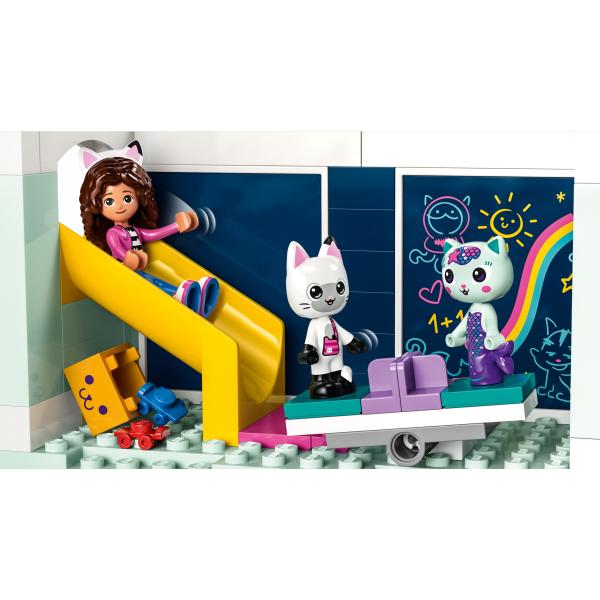 LEGO® Gabby's Dollhouse 10788 Gabin kouzelný domeček (obrázek 5)