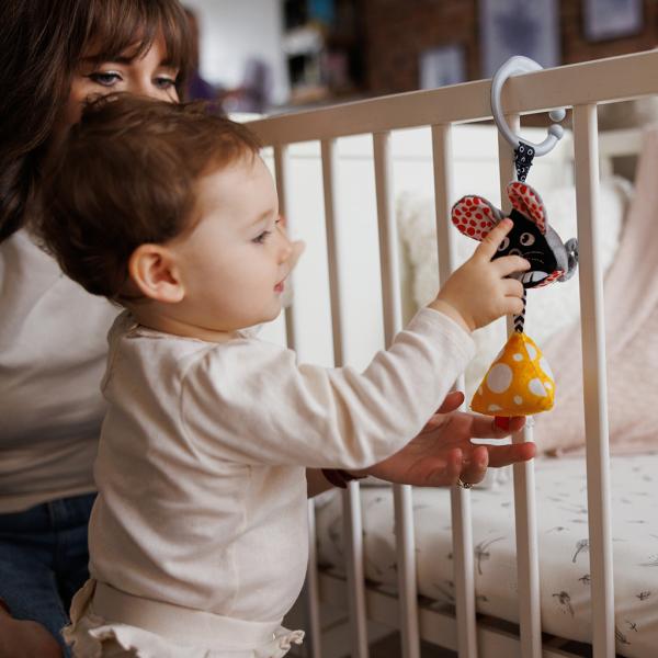 BABYONO Hračka závěsná kontrastní na C kroužku Mouse 0 m+ (obrázek 3)