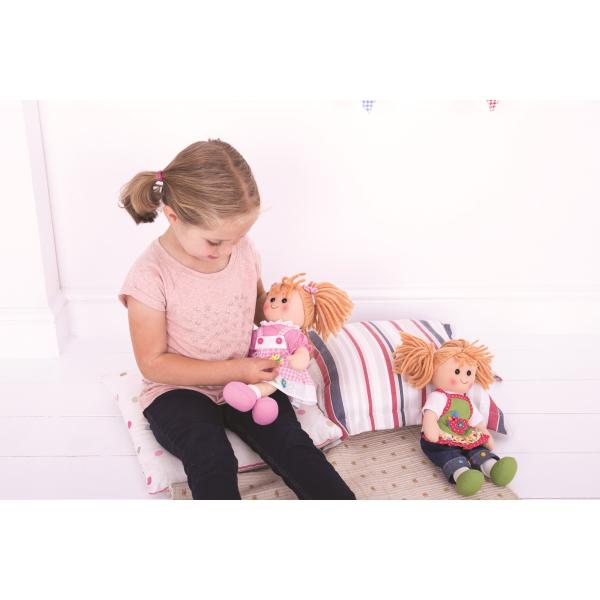 Bigjigs Toys Růžový kabátek s čepičkou pro panenku 38 cm (obrázek 3)