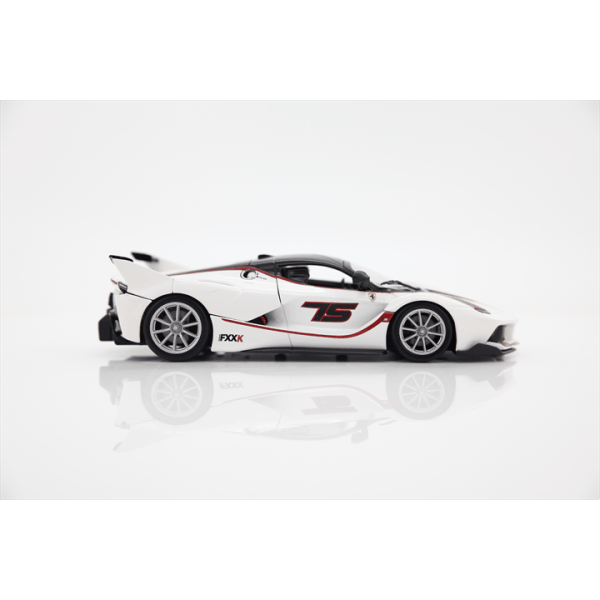 Bburago 1:24 Ferrari Racing FXX K White