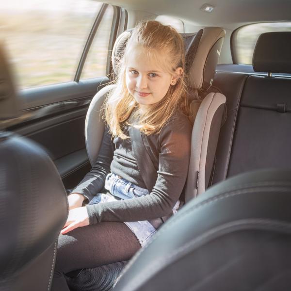 AUTOKRÉSLA PETITE&MARS Elite Pro i-Size Black Air 100-150 cm (15-36 kg)