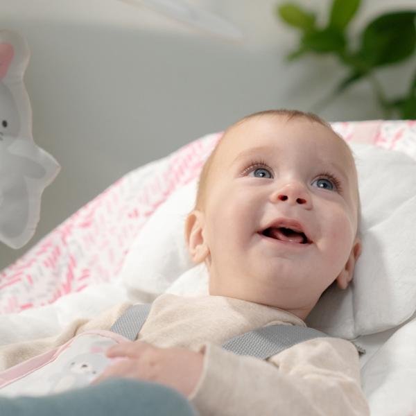 INGENUITY Lehátko vibrující 3v1 Keep Cozy™ Lily™ 0m+, do 18kg (obrázek 3)