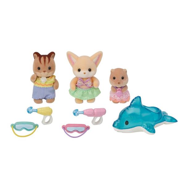 Sylvanian Families - Amici Dell'asilo - Trio In Piscina – Set Bebè Con Costumi, Delfini E Giochi D'acqua – Modello 5749-image