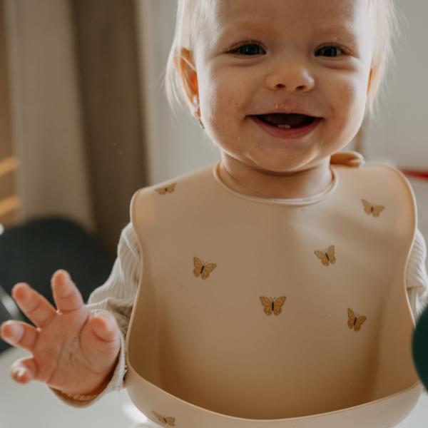 PETITE&MARS Bryndák silikonový Take&Match Velvet Latte 6m+ (obrázek 4)