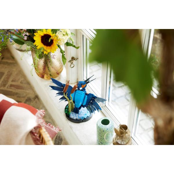 LEGO® Icons 10331 LEGO Ledňáček (obrázek 9)