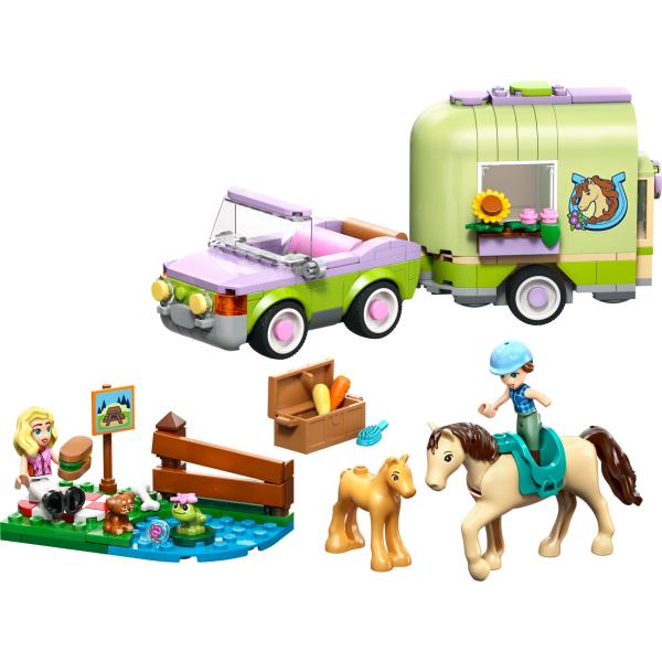 LEGO® Friends 42695 Přívěs s koněm a hříbátkem