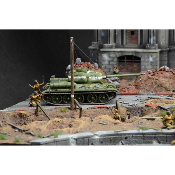Model Kit Diorama 6195 - Berlin 1945: Battle for the Reichstag (1:72) (obrázek 11)