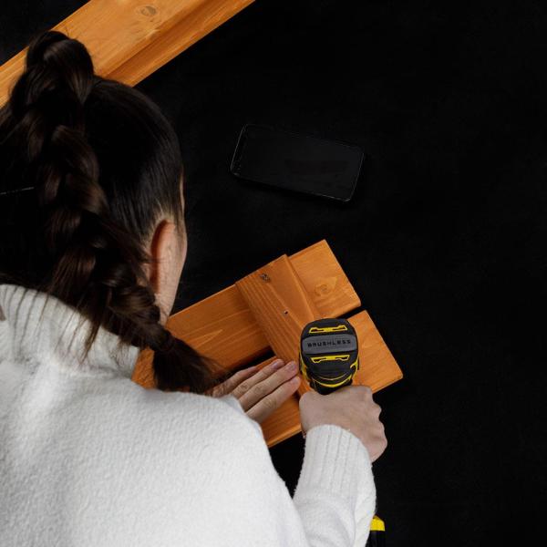 Dětské dřevěné pískoviště s poklopem a lavičkami Baby Mix 100×100 cm