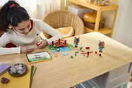 LEGO_77059_Lifestyle_Build.jpg