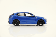 21086_BBUR_AlfaRomeoStelvio_BLU_360.gif