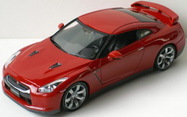 1:43 NISSAN GTR RED ( LHD )
