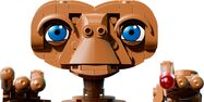 LEGO_21370_WEB_SEC01_NOBG.jpg