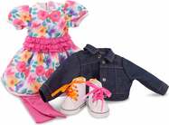 3403336-kombi-blumenfroh-bekleidung-goetz-stehend.jpg