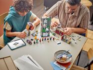 LEGO_76324_Lifestyle_build.jpg